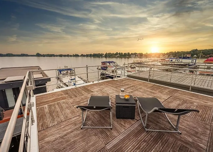 Schwimmendes Pur Holiday home Hennigsdorf